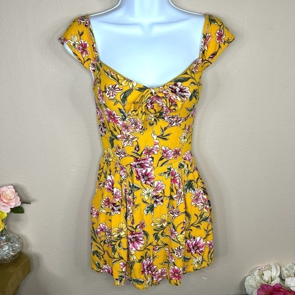 S Golden Yellow Floral Romper Sweetheart Neckline Shorts Small Mustard